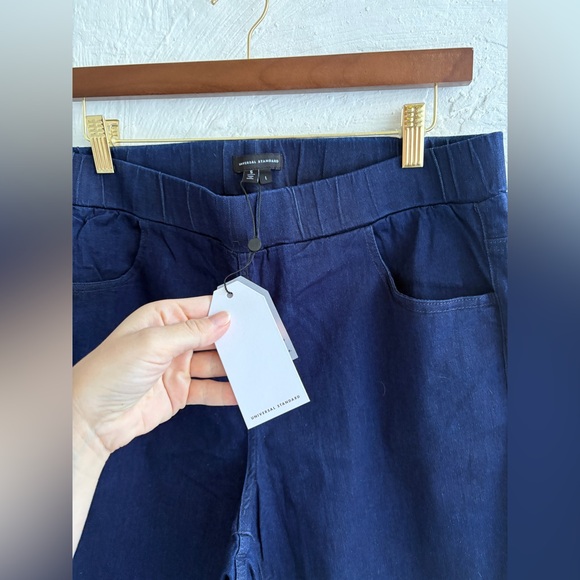 Universal standard ComfortDenim Bootcut Jeans - Picture 5 of 11